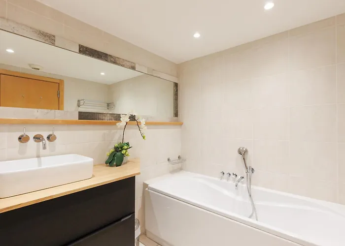 Pavillon Riviera Yourhosthelper