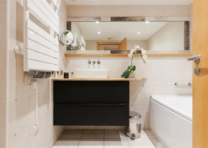 Pavillon Riviera Yourhosthelper